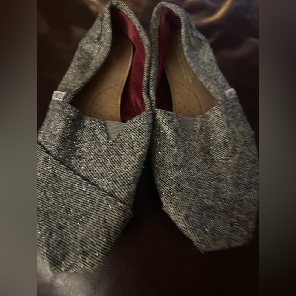 Toms size 7